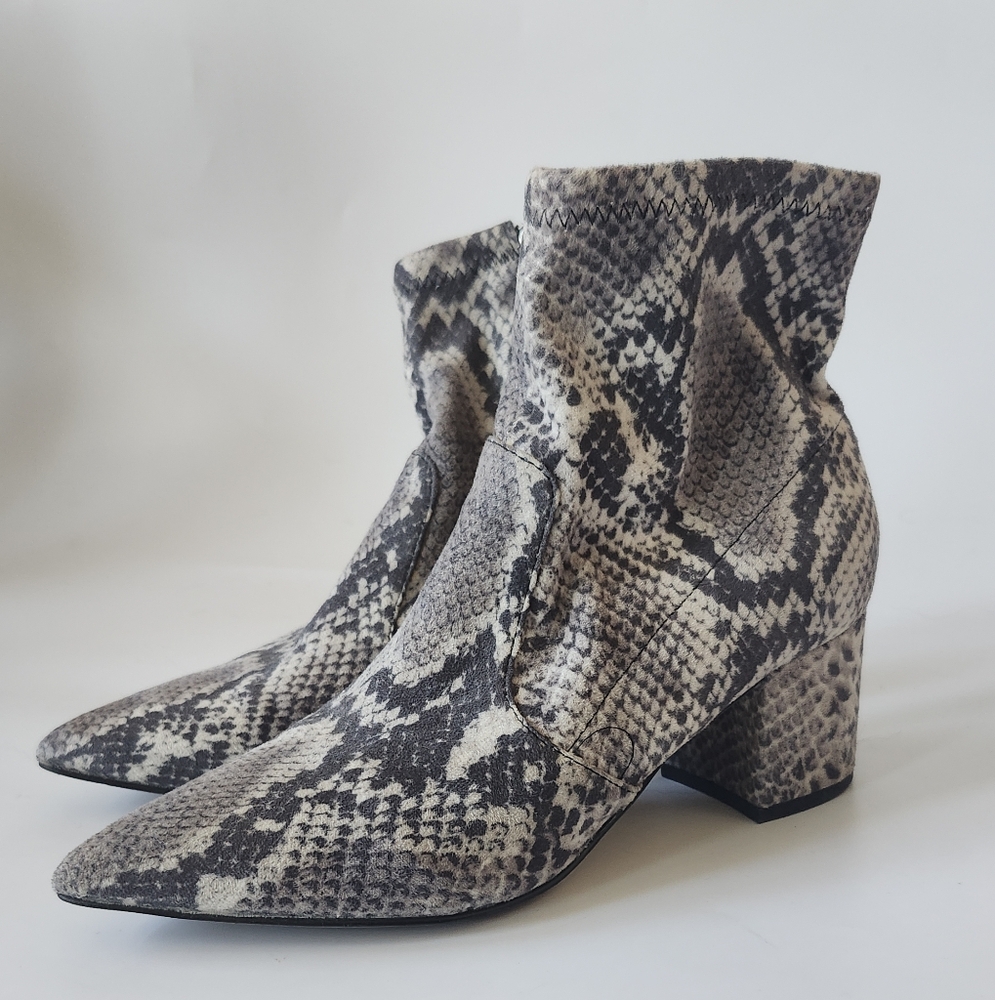 Marc fisher jerica bootie snakeskin 6.5